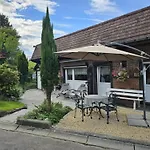 Сasa de vacaciones In Belgium With Lush Garden Retreat