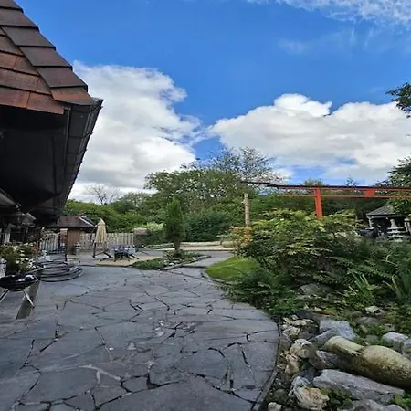 In Belgium With Lush Garden Retreat Casa de Férias Hastière-Lavaux